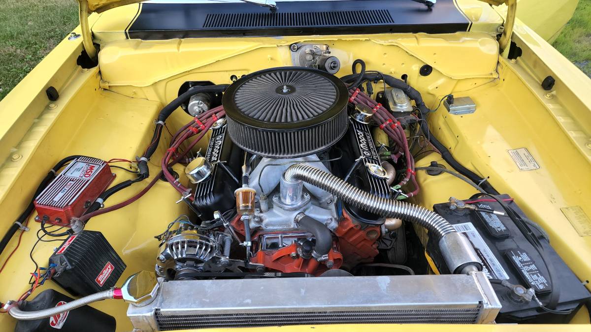 Dodge-Dart-swinger-340-4-speed-1970-yellow-17