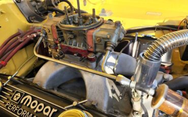 Dodge-Dart-swinger-340-4-speed-1970-yellow-22