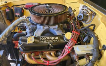 Dodge-Dart-swinger-340-4-speed-1970-yellow-7