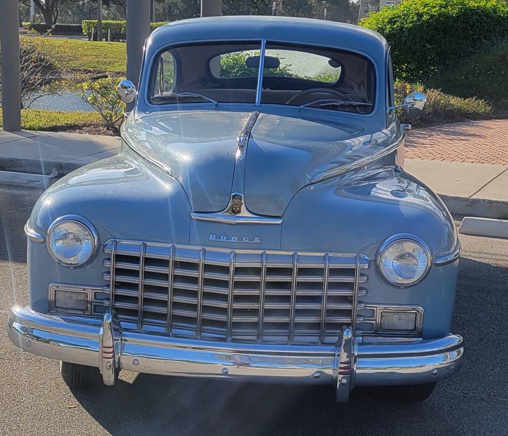 Dodge-Deluxe-1947-1