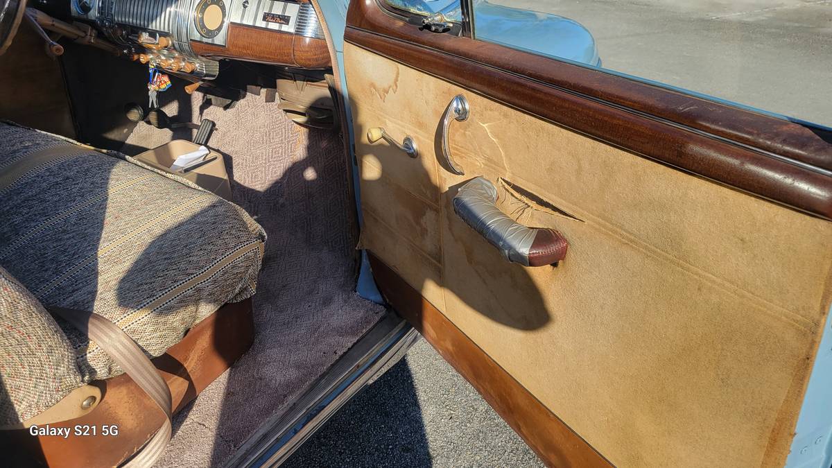 Dodge-Deluxe-1947-12