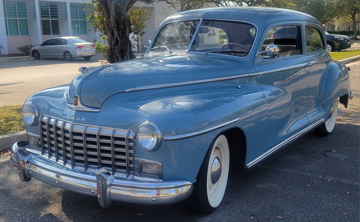 Dodge-Deluxe-1947-18