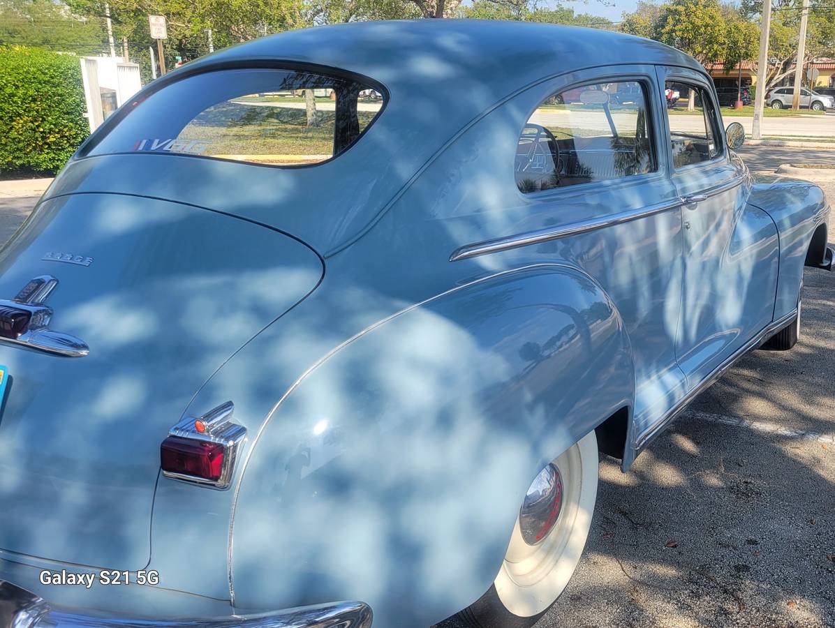 Dodge-Deluxe-1947-3