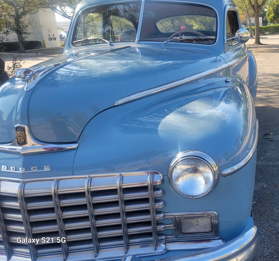 Dodge-Deluxe-1947-4