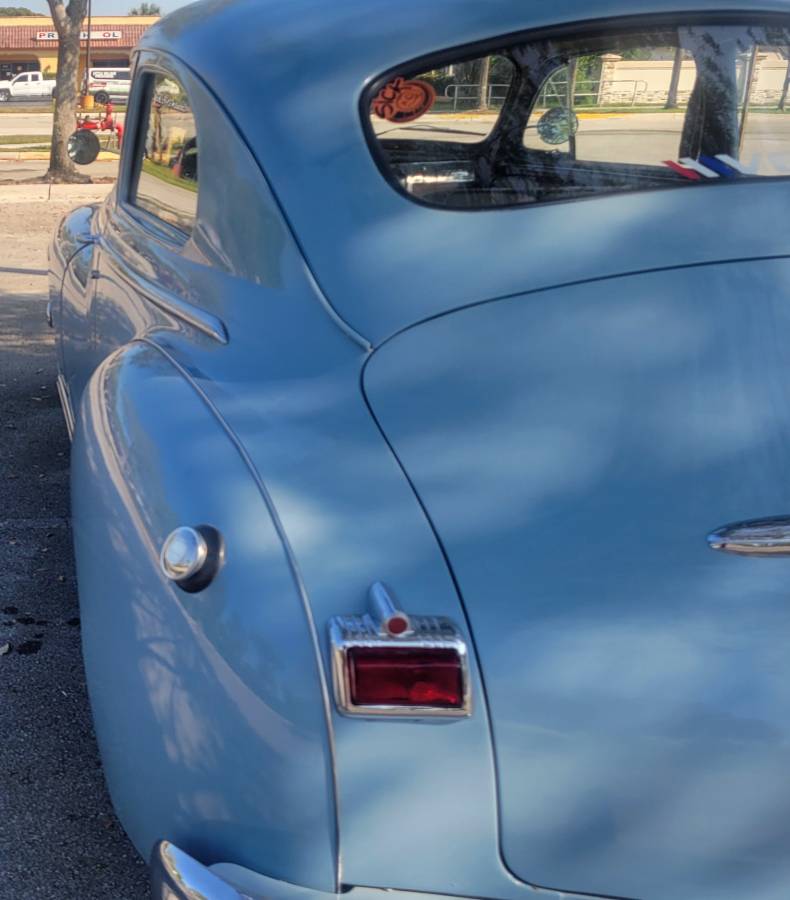 Dodge-Deluxe-1947-5