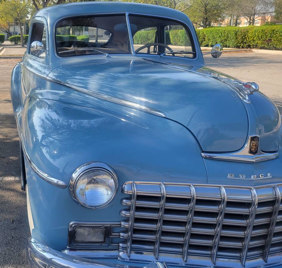 Dodge-Deluxe-1947-6