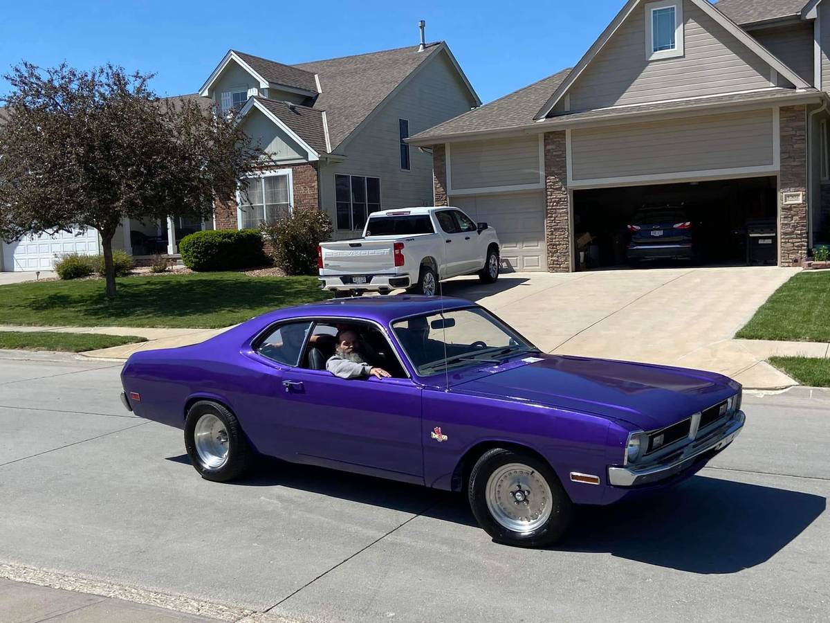 Dodge-Demon-1971-purple
