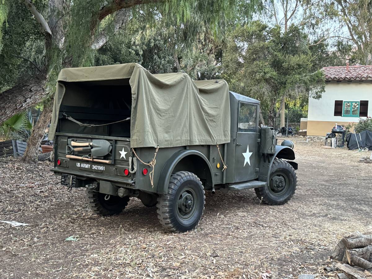 Dodge-M-37-1952-green-2