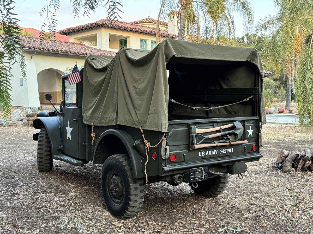 Dodge-M-37-1952-green-3