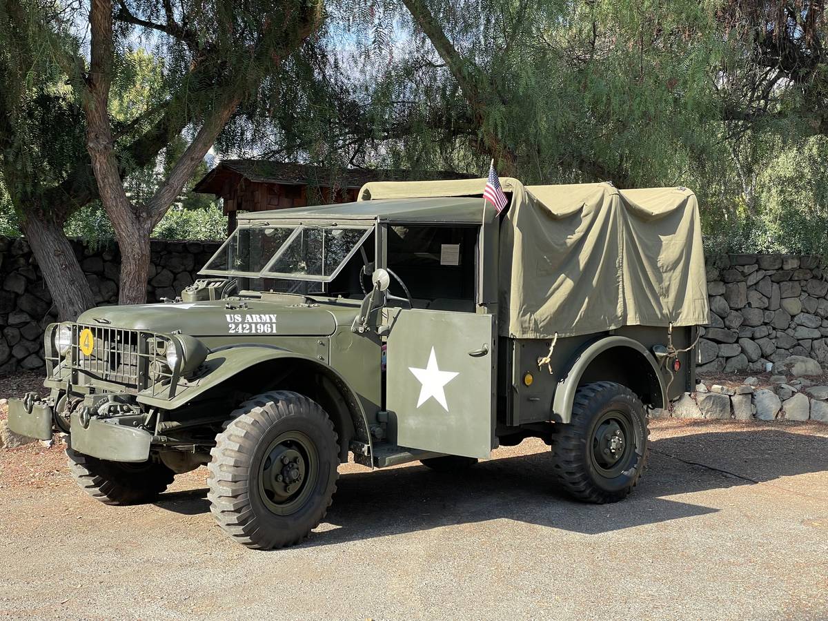 Dodge-M-37-1952-green-4