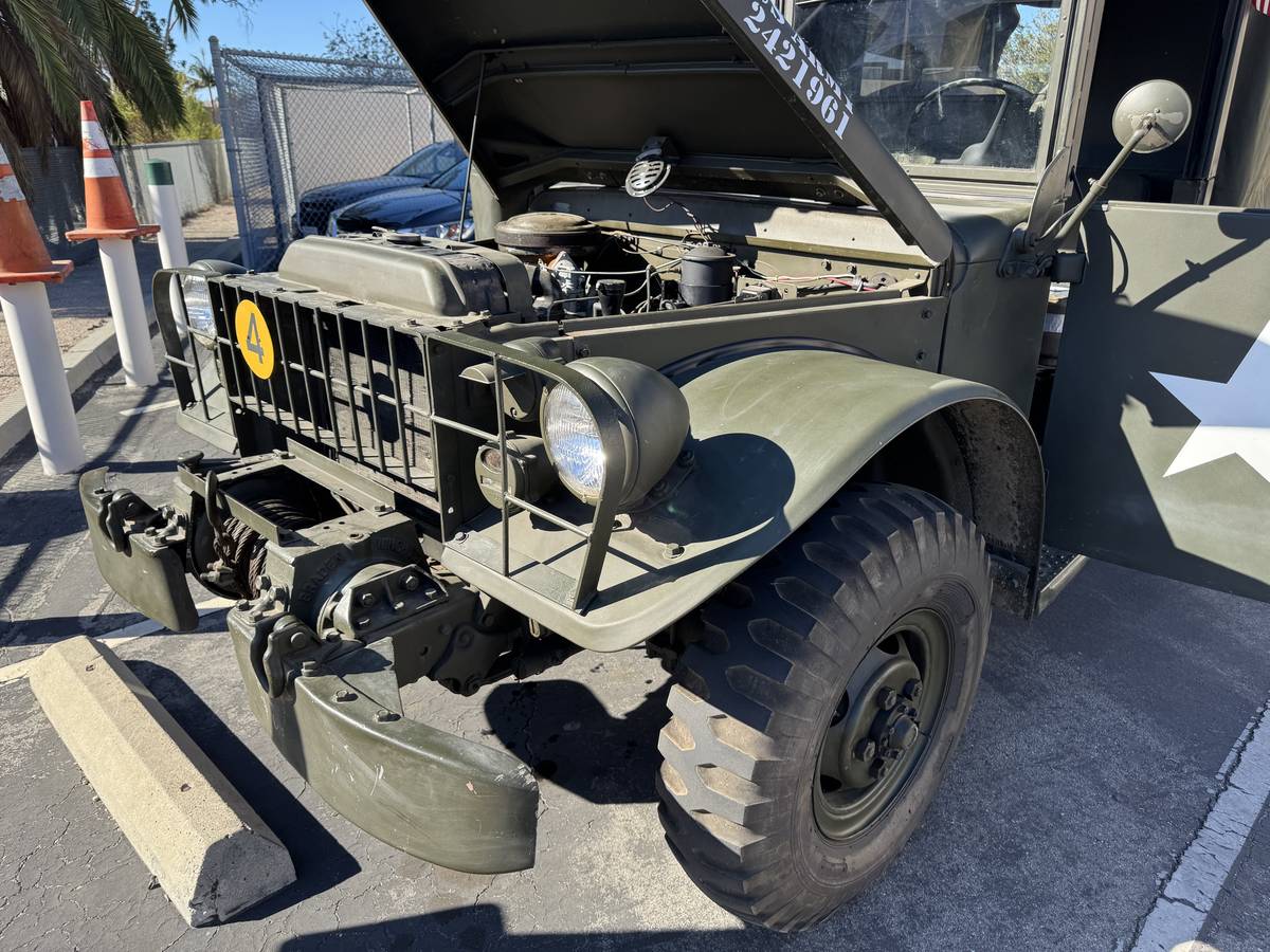 Dodge-M-37-1952-green-7