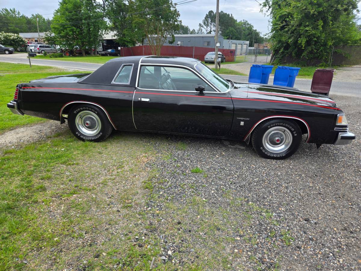 Dodge-Magnum-1978-black-3