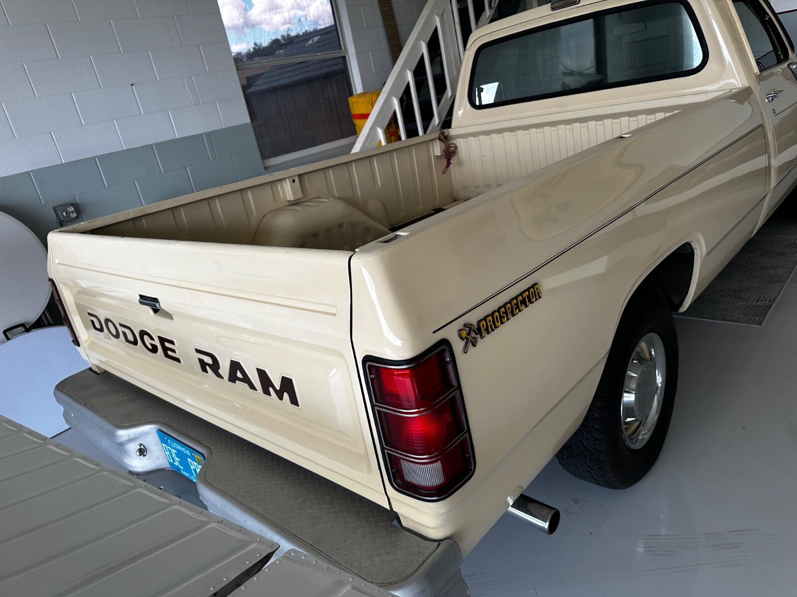 Dodge-Other-1988-Standard-Cab-Pickup-1