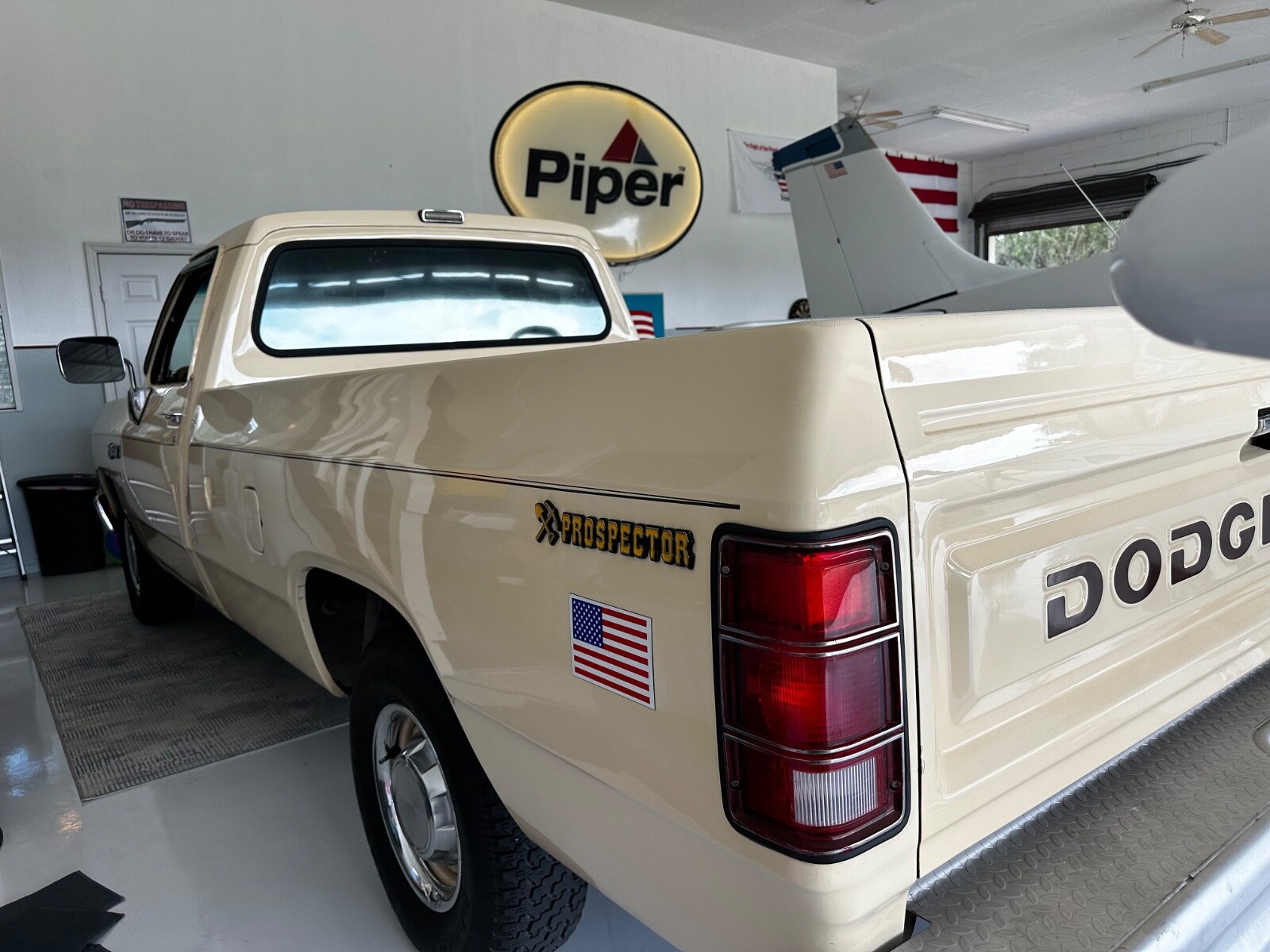 Dodge-Other-1988-Standard-Cab-Pickup-2