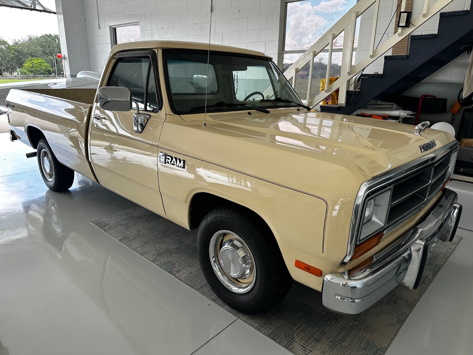 Dodge-Other-1988-Standard-Cab-Pickup