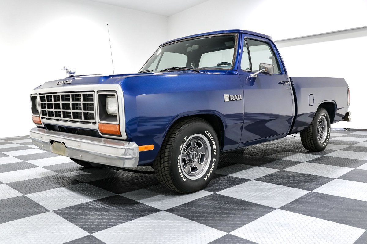 Dodge-Other-Pickups-1984-Pickup-Truck-2
