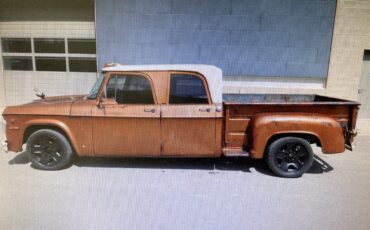 Dodge-Power-Wagon-1970-1