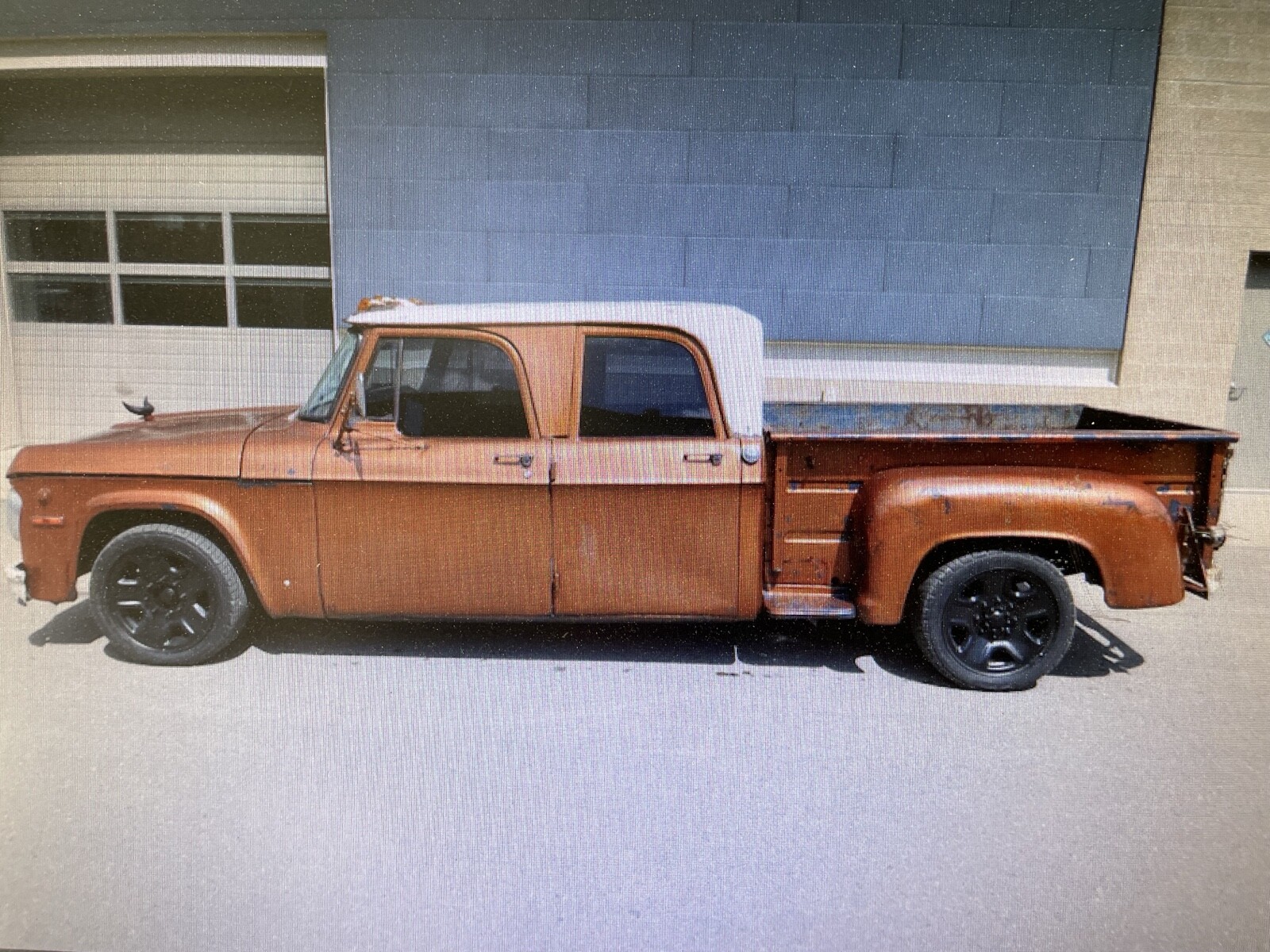 Dodge-Power-Wagon-1970-1