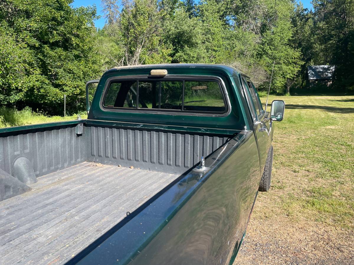 Dodge-Power-wagon-1974-green-14