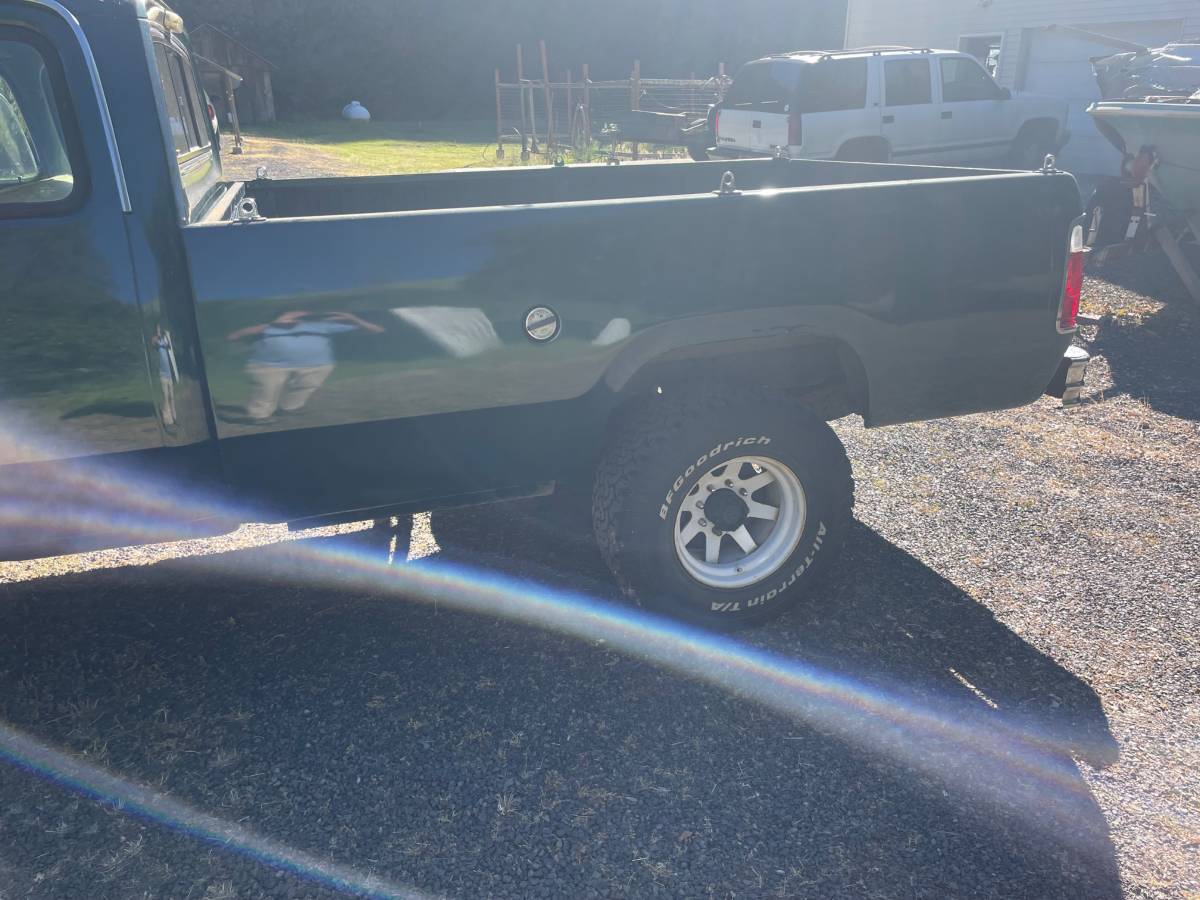 Dodge-Power-wagon-1974-green-6