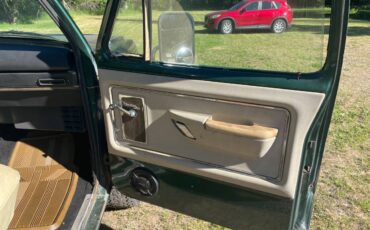 Dodge-Power-wagon-1974-green-9