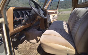 Dodge-Power-wagon-1985-1