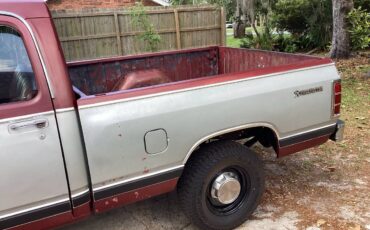 Dodge-Prospestor-1985-silver-14