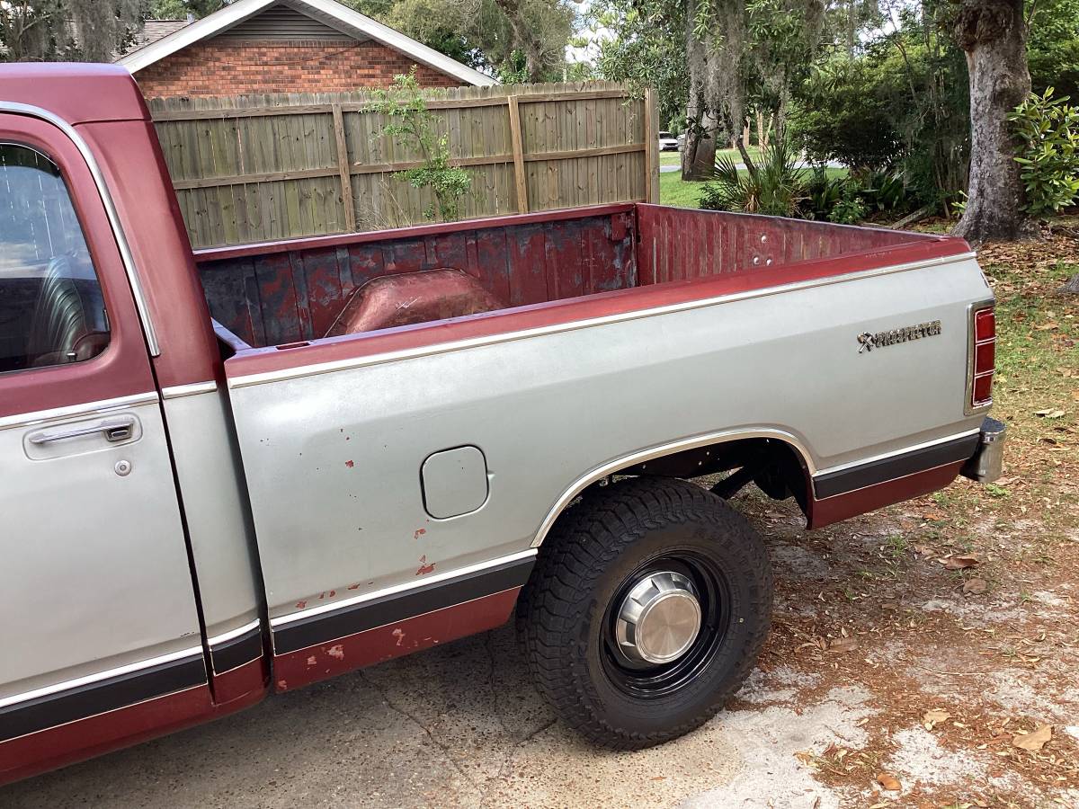 Dodge-Prospestor-1985-silver-14