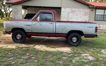 Dodge-Prospestor-1985-silver-2