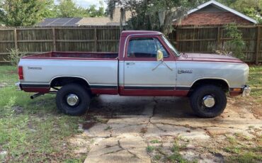 Dodge-Prospestor-1985-silver-22