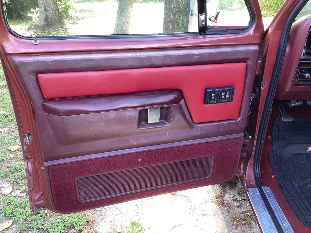 Dodge-Prospestor-1985-silver-3