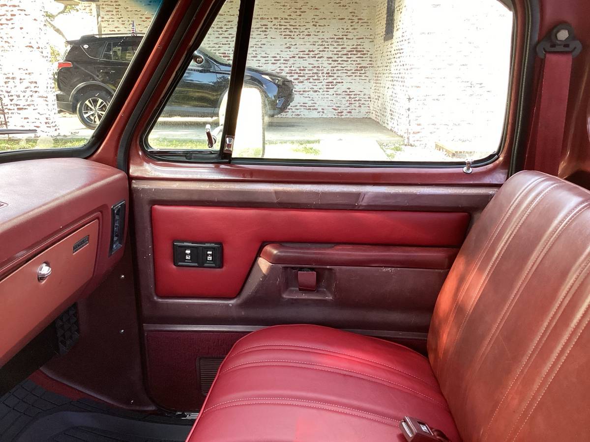 Dodge-Prospestor-1985-silver-4