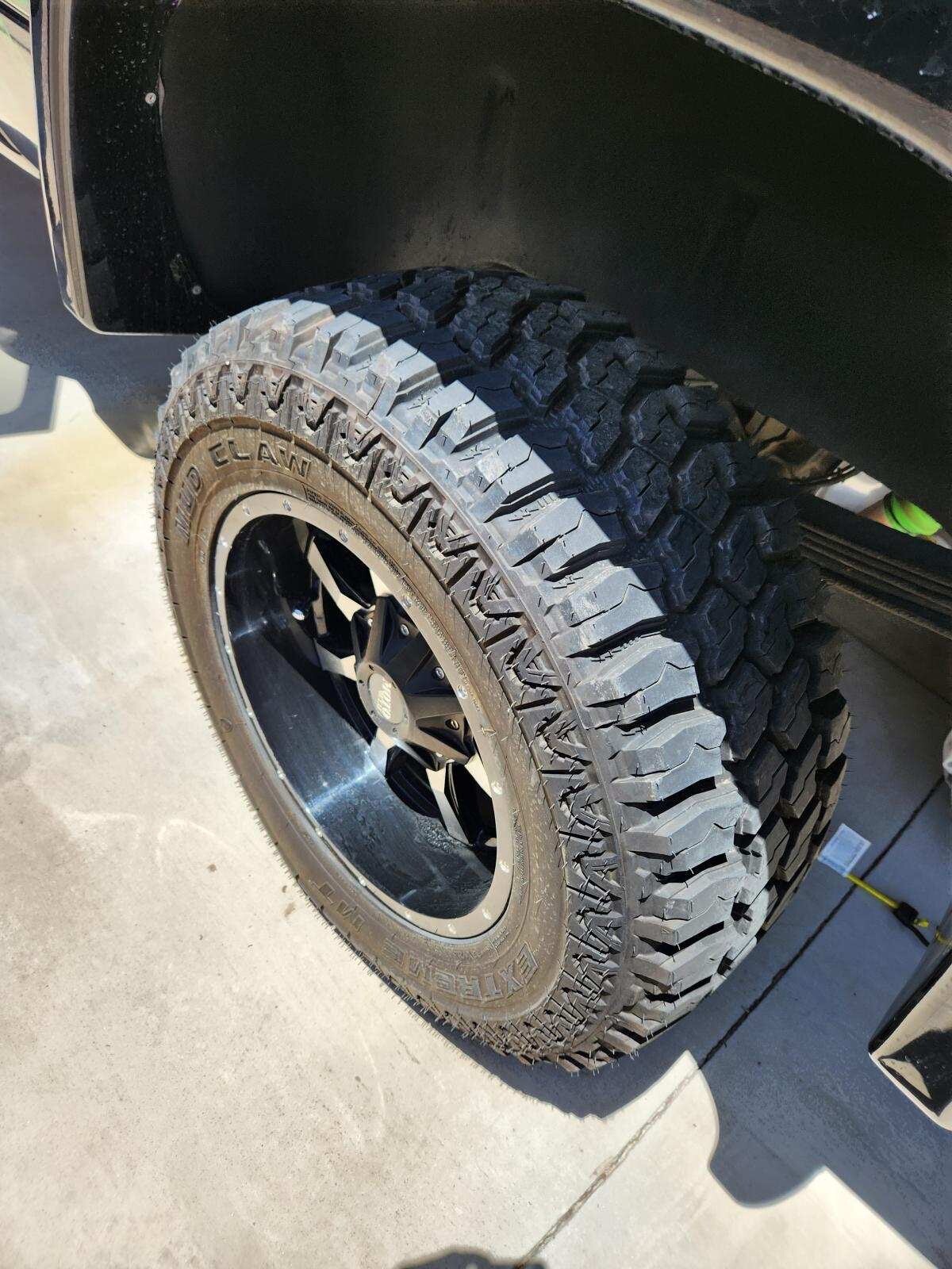 Dodge-Ram-1500-1995-Crew-Cab-Pickup-4