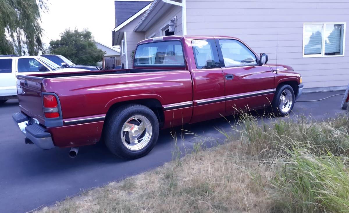 Dodge-Ram-1500-1995-red-4