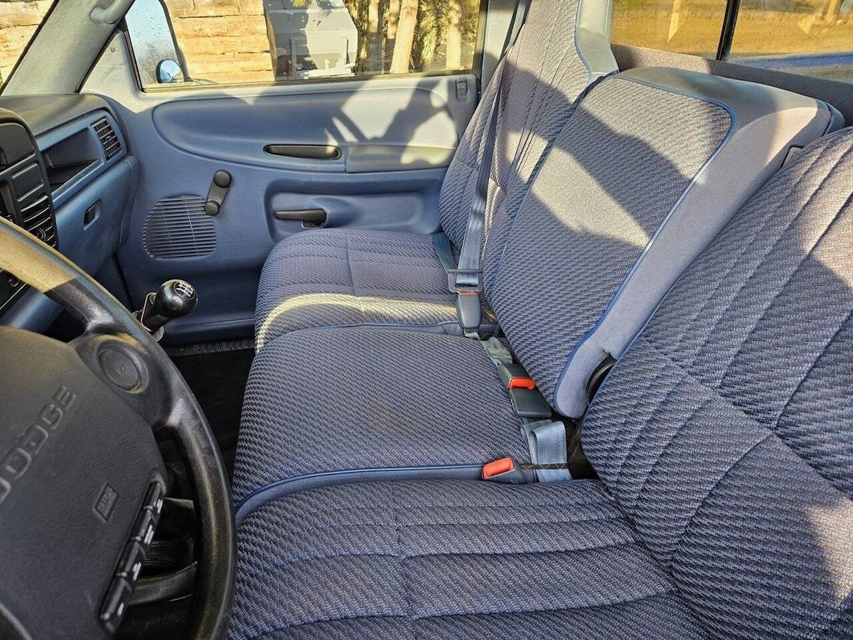 Dodge-Ram-2500-12v-cummins-diesel-5-speed-sale-pending-1994-blue-11