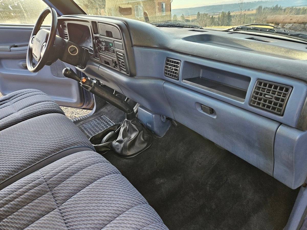 Dodge-Ram-2500-12v-cummins-diesel-5-speed-sale-pending-1994-blue-14