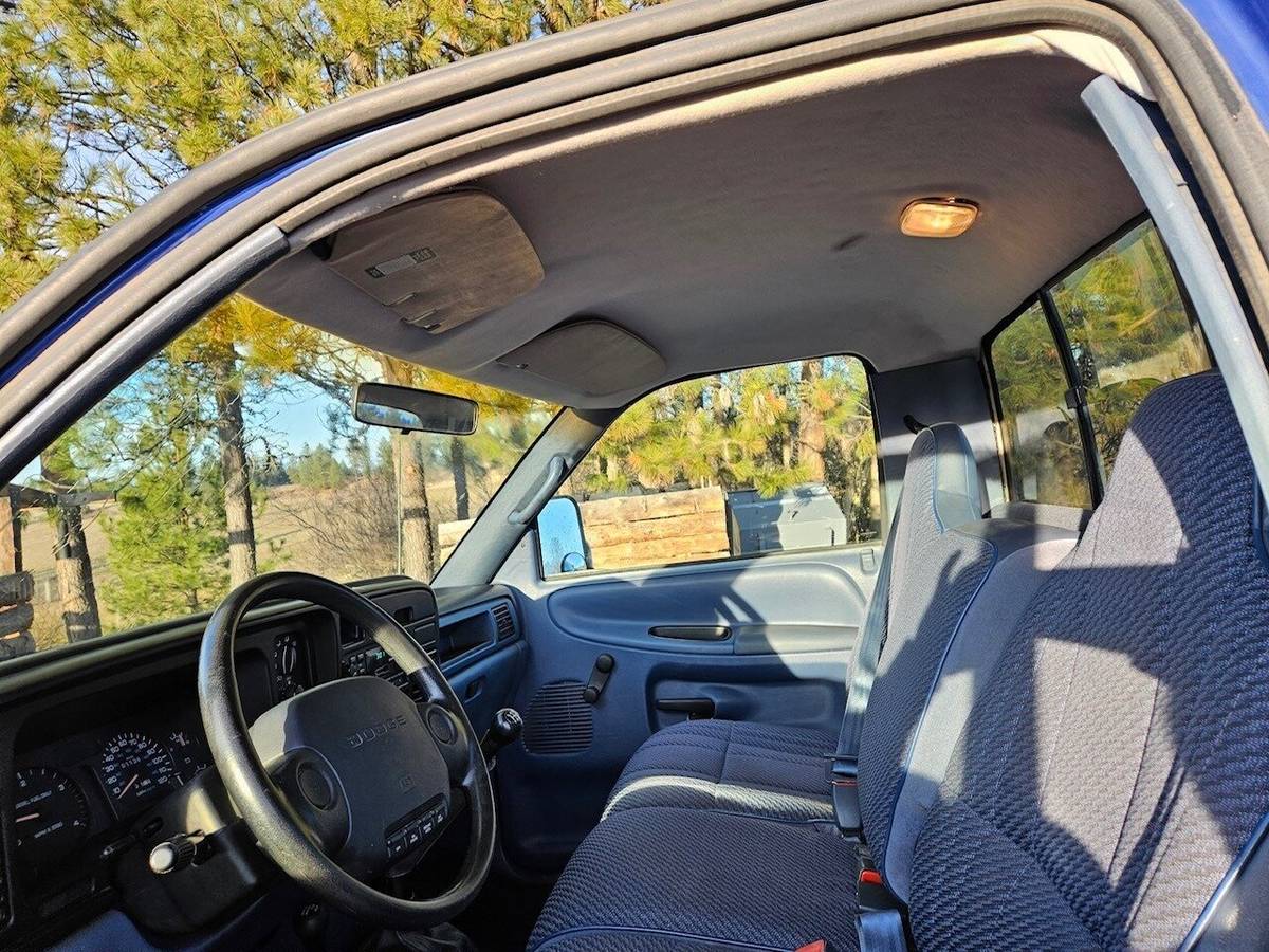 Dodge-Ram-2500-12v-cummins-diesel-5-speed-sale-pending-1994-blue-21