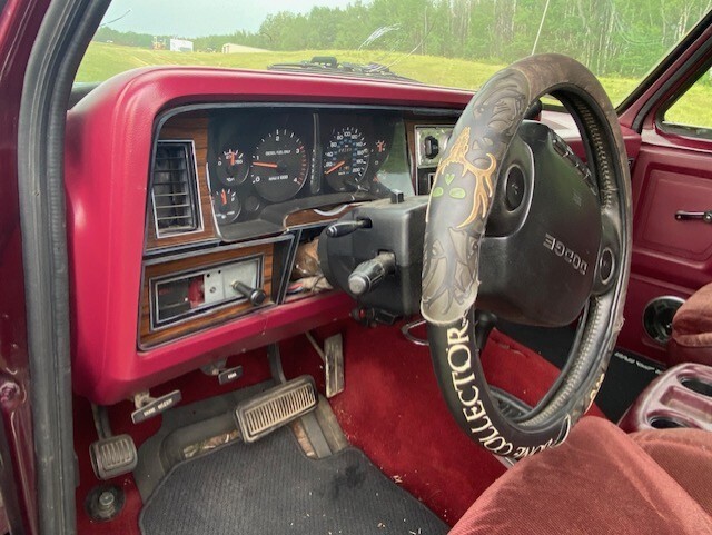 Dodge-Ram-2500-1983-Crew-Cab-Pickup-12