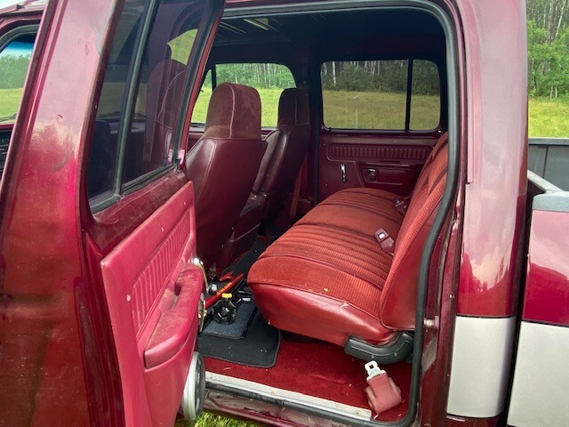 Dodge-Ram-2500-1983-Crew-Cab-Pickup-16