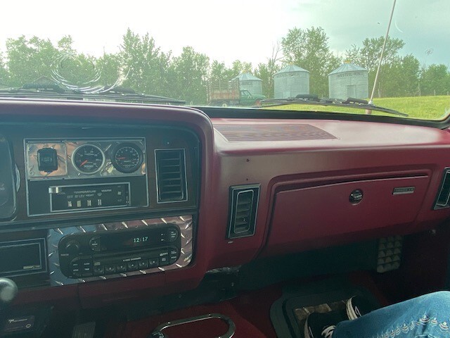 Dodge-Ram-2500-1983-Crew-Cab-Pickup-23