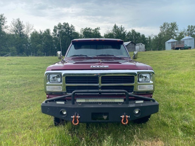 Dodge-Ram-2500-1983-Crew-Cab-Pickup-3