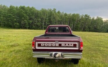 Dodge-Ram-2500-1983-Crew-Cab-Pickup-6