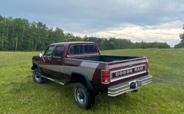 Dodge-Ram-2500-1983-Crew-Cab-Pickup-7