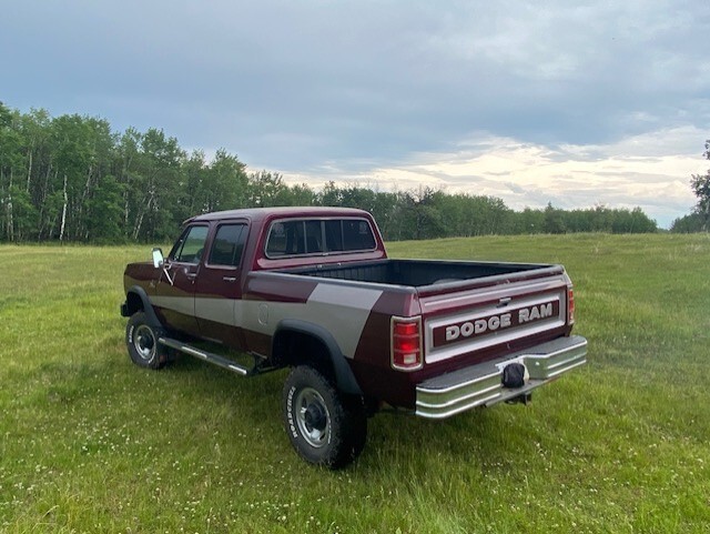 Dodge-Ram-2500-1983-Crew-Cab-Pickup-7