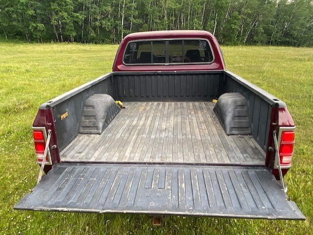 Dodge-Ram-2500-1983-Crew-Cab-Pickup-8
