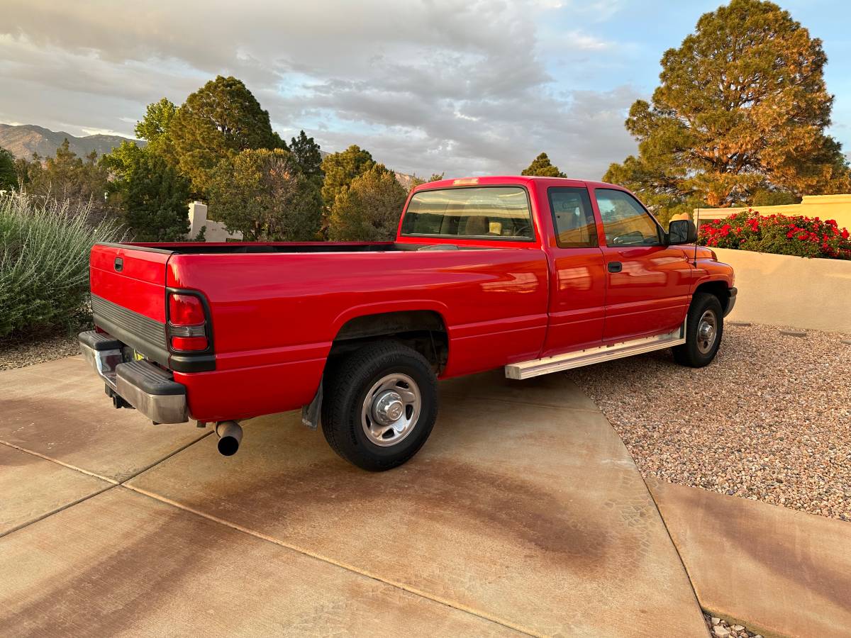Dodge-Ram-2500-club-cab-diesel-1995-red-1