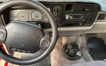 Dodge-Ram-2500-club-cab-diesel-1995-red-10