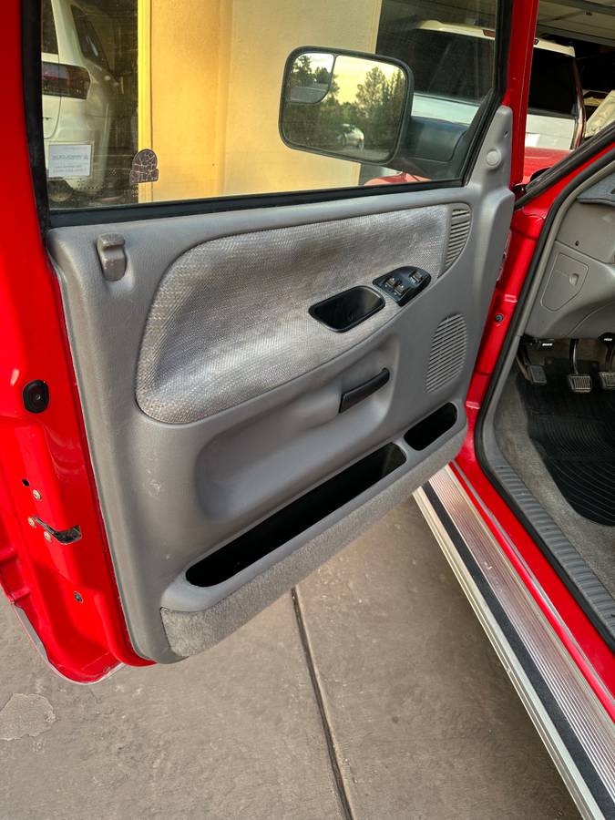 Dodge-Ram-2500-club-cab-diesel-1995-red-13