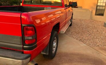 Dodge-Ram-2500-club-cab-diesel-1995-red-3