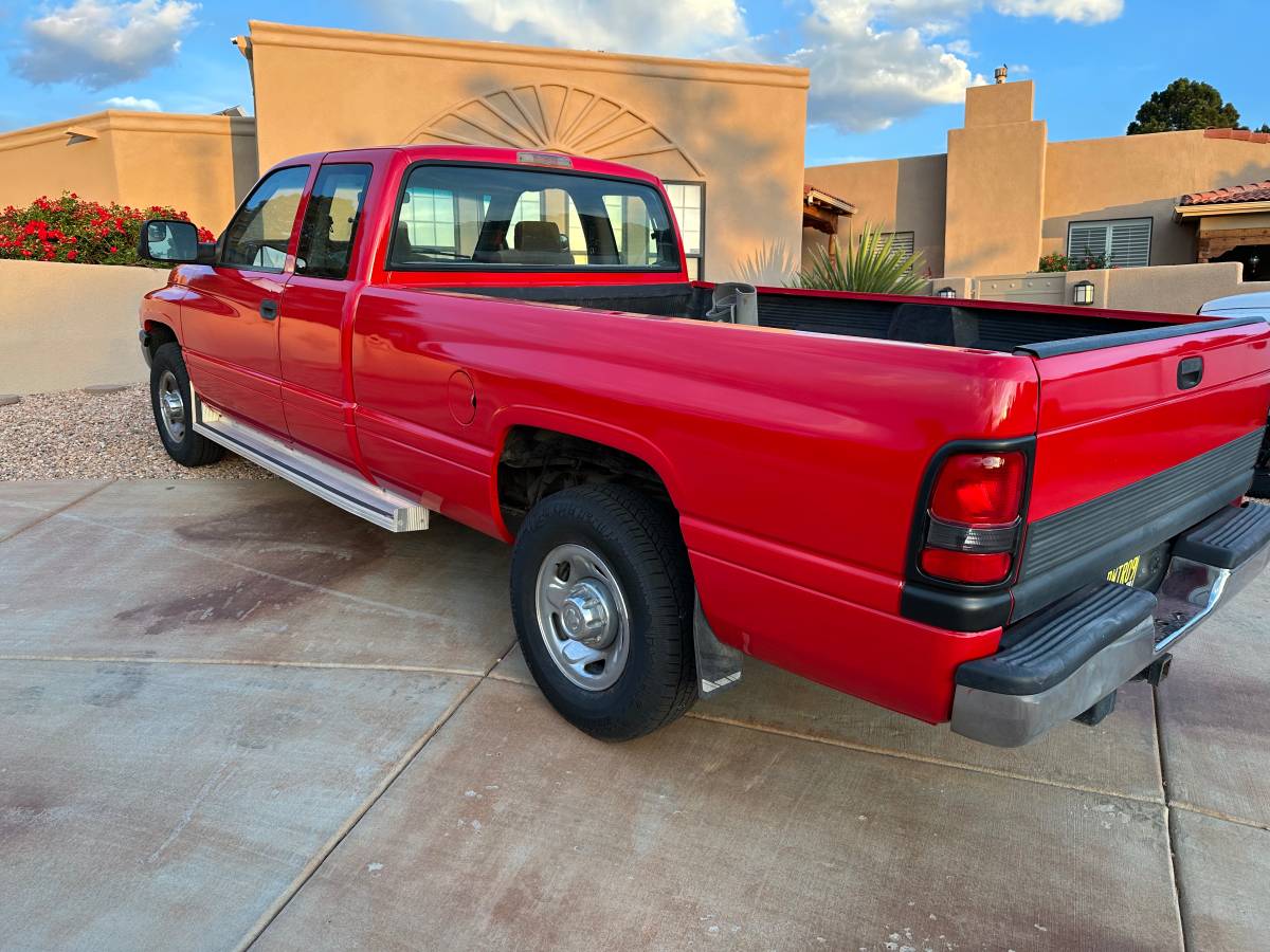 Dodge-Ram-2500-club-cab-diesel-1995-red-4